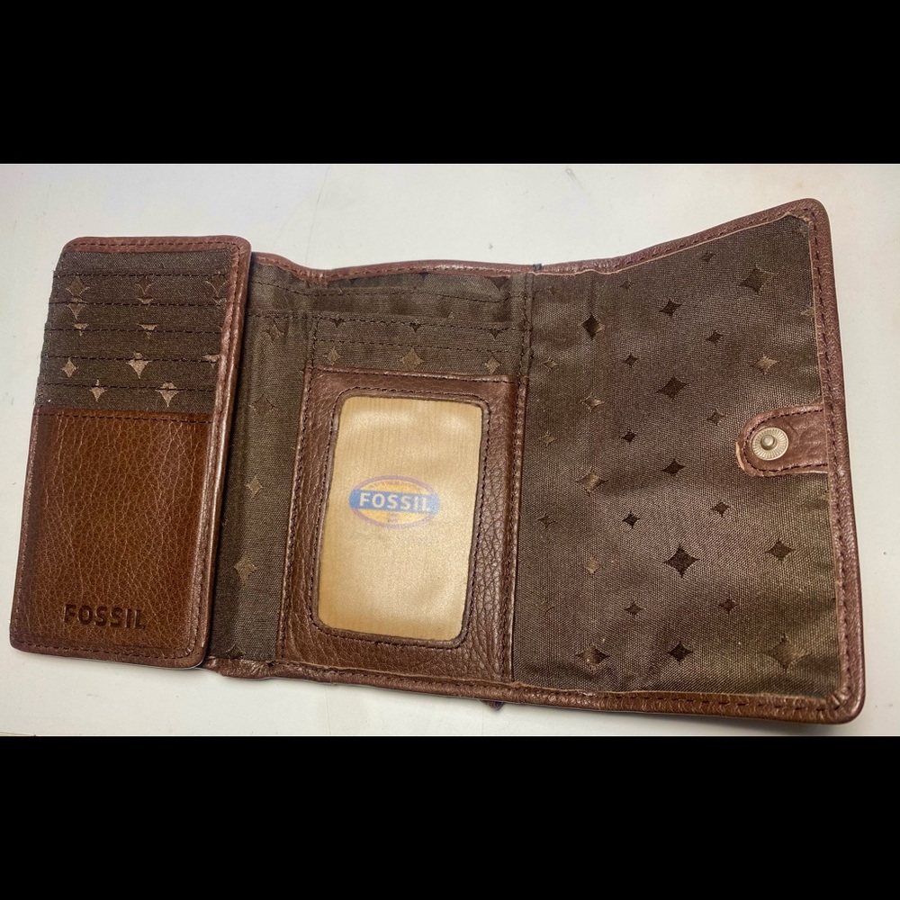 Fossil Wallet - Used Once. Excellent Condition! - image 2